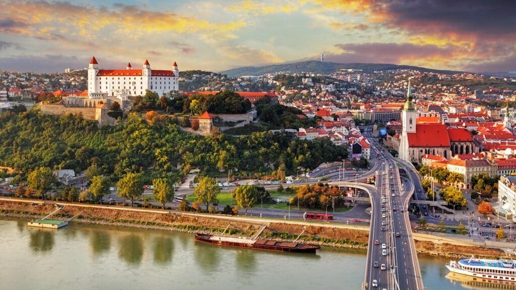 Slovakya Alanya charter uçuşları
